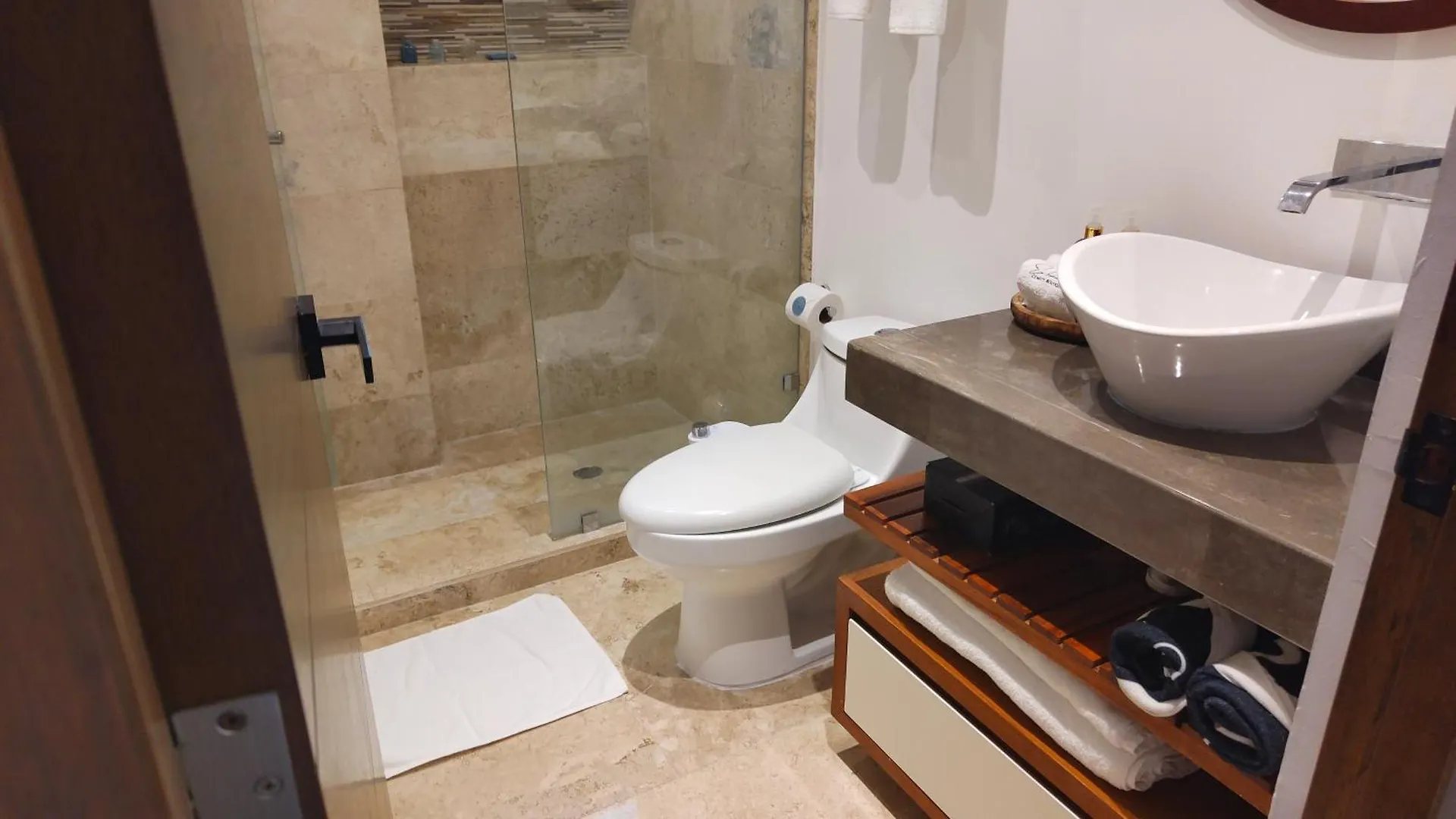 Emiliano 42 Condos Boutique Playa del Carmen
