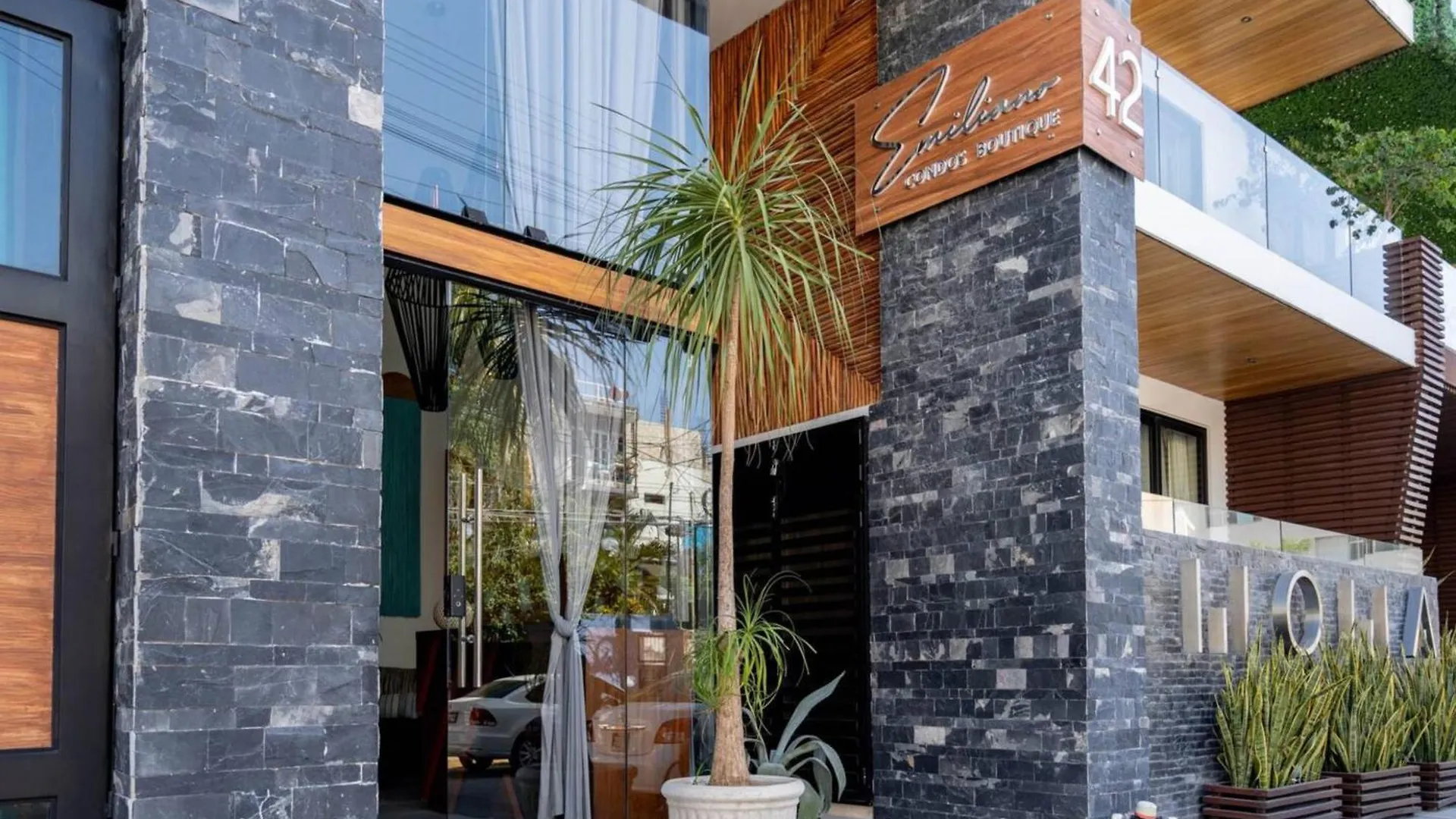 Emiliano 42 Condos Boutique Playa del Carmen Messico