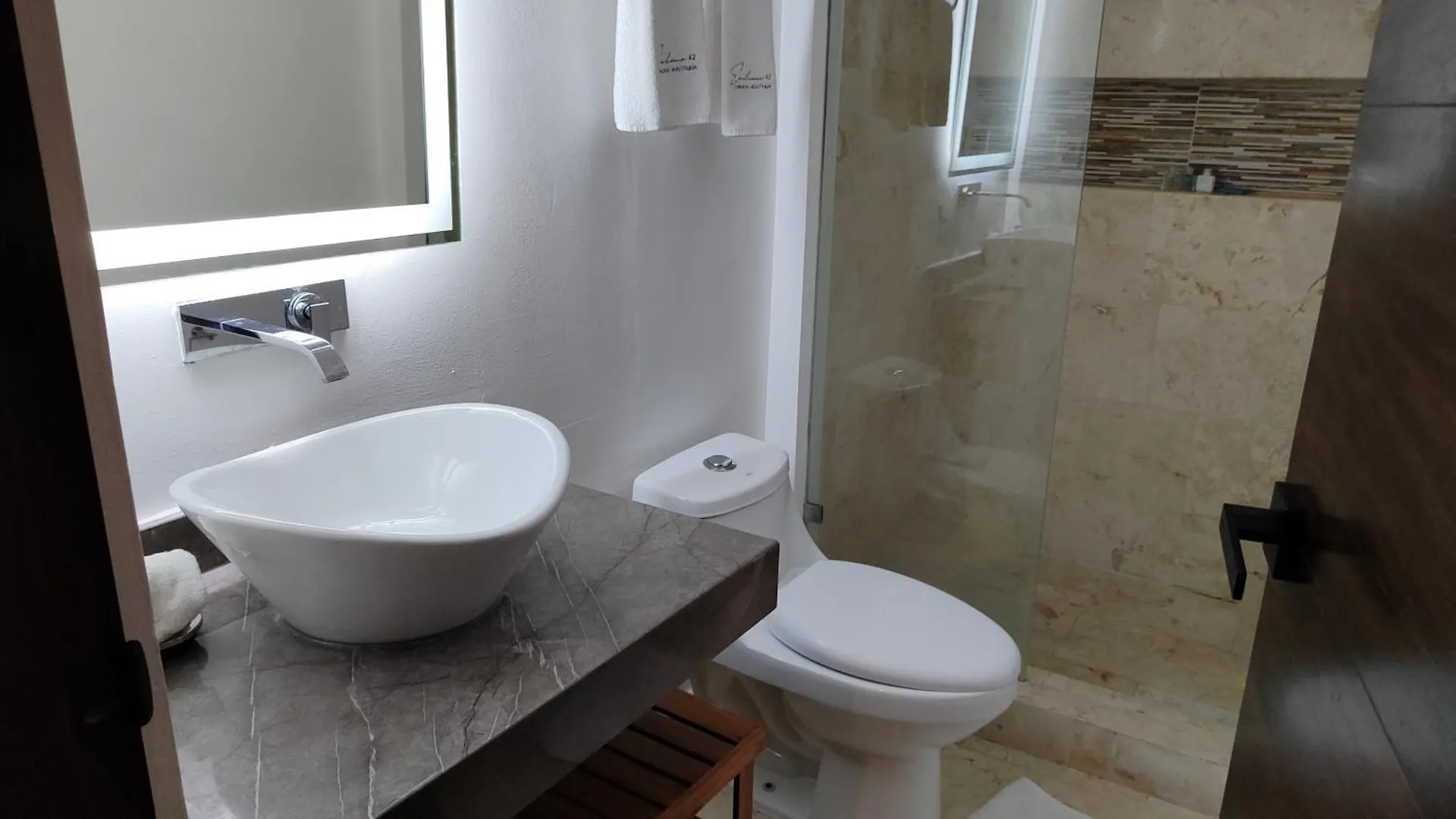 Emiliano 42 Condos Boutique Playa del Carmen Messico